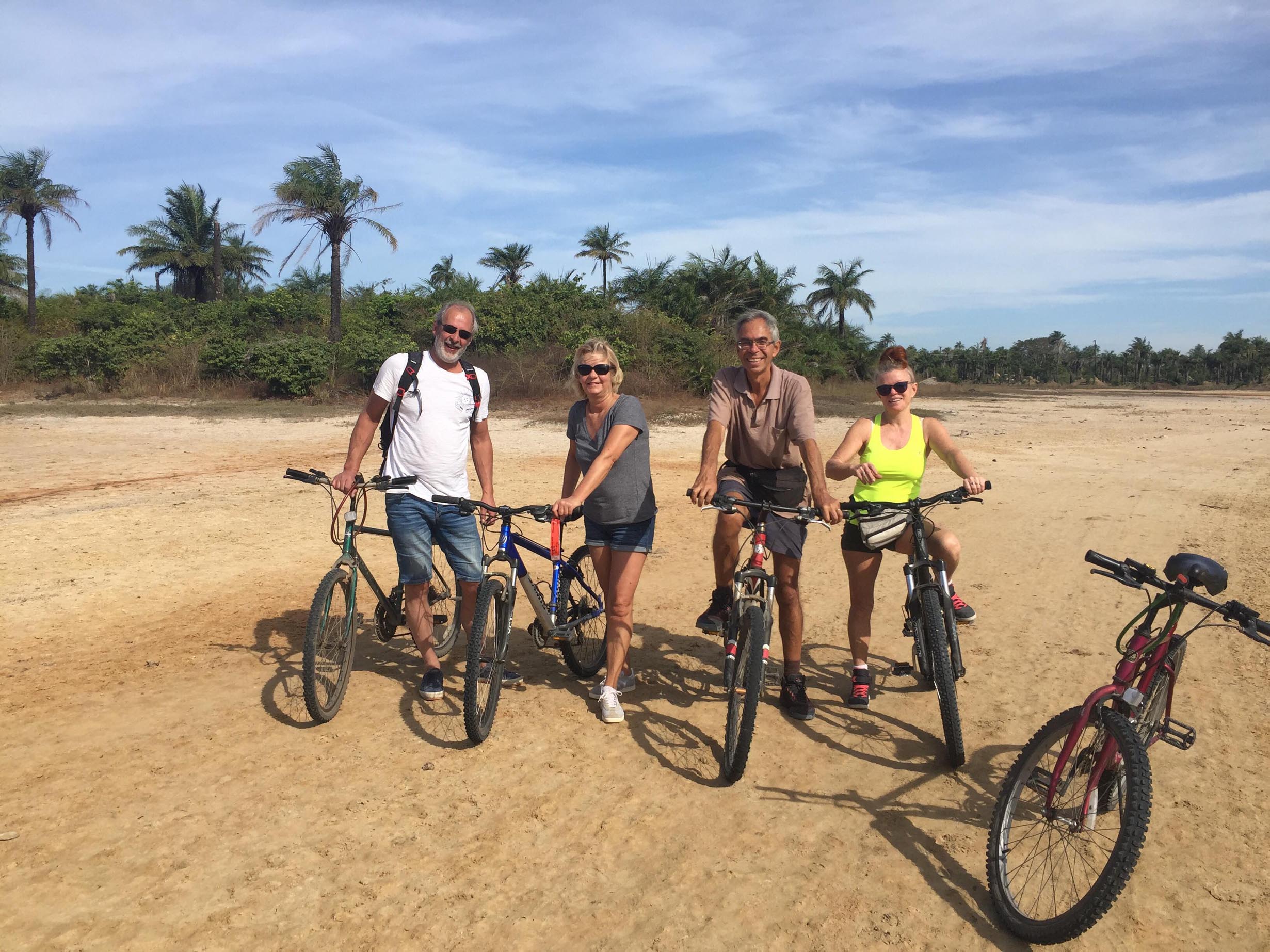 A vélo dans les bolongs de Cap Skirring