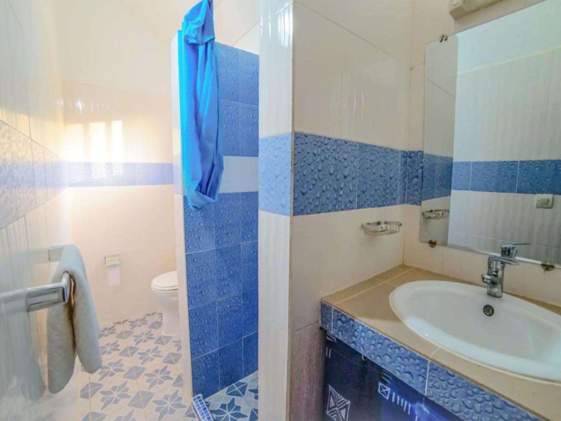 Chambres avec toilettes et douches